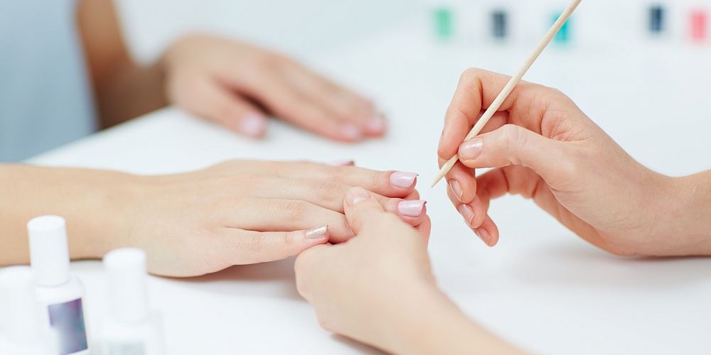 Как спасти кожу рук от сухости во время мытья